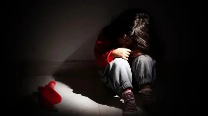 БҚО-да ер адам ауылдас әйелмен ішімдік ішіп, кешкісін алты жасар қызын зорлап кеткен