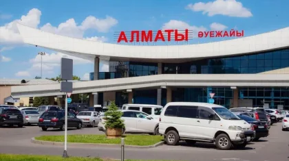 Алматы әуежайында жолаушы өз тамағын өткір затпен орып жібермек болды