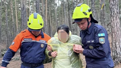 Бурабайда әйел адам таудан түсемін деп күтпеген жерден жарақат алып қалды