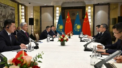 Тоқаев Қытайда Huawei компаниясының басшысын қабылдады