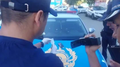 Ақтөбеде ер адам есірткіге мас күйде көлік жүргізіп бара жатқан жерінен ұсталды (ВИДЕО)