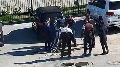 Семейде полицейлер есінен танып қалған екі жұмысшыны аман алып қалды (ВИДЕО)