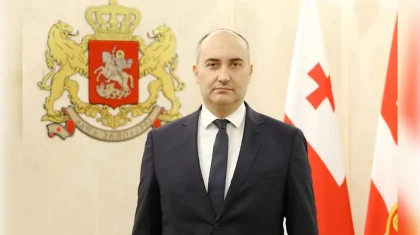 Грузияның бұрынғы қорғаныс министрі сыбайлас жемқорлық үшін ұсталды