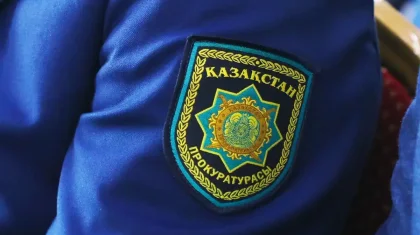 Павлодарда прокуратура қызметкері алаяқтық жасады деген күдікке ілінді