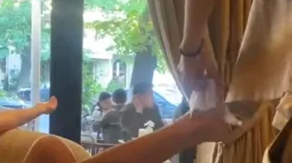 Алматыда бойжеткен кір аяғын даяшыға мәжбүрлі түрде сүрткізген: желіде даулы видео тарады