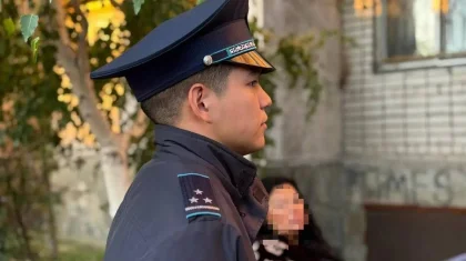 «Әжесі қуып жете алмаған»: аяқ асты қиындыққа тап болған отбасыға кездейсоқ адамдар көмектесті