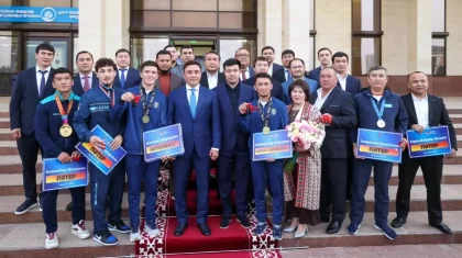 Ағайынды Сабырхандарға пәтер де, көлік те сыйға тартылды