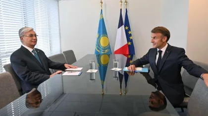 Тоқаев Франция Президентімен кездесу өткізді