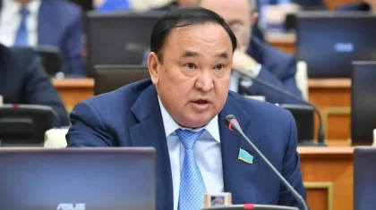 Депутат мұғалімдерді қағазбастылықтан босату керегін айтты