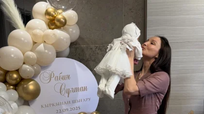 «Мен кіммін?»: Жұлдыз Әбдікәрімова бесінші сәбиінің есімін жариялады