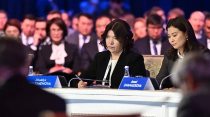 Тоқаев мұғалімдердің күнделікті күйбең шаруасын азайтатын амалды айтты
