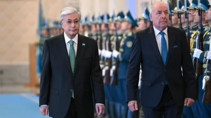 Ақордада Мажарстан президентін қарсы алу рәсімі өтті (ВИДЕО)