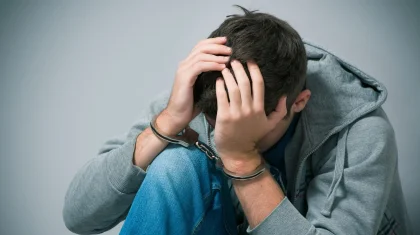 Қазақстанда жасөспірімдер арасындағы қылмыс үдеп барады: сарапшылар дабыл қақты