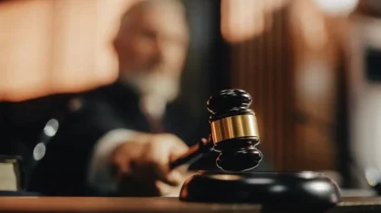 ШҚО-да әйел адамды қорлады деп айыпталған ер адам сотта ақталып шықты