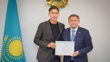 Саясат Нұрбек қақпашы Шерхан Қалмұрзаны ақылы бөлімнен грантқа ауыстырды