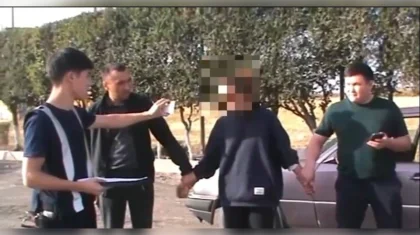 Алматыдан Талдықорғанға жолға шыққан бойжеткенді полиция ұстап әкетті (ВИДЕО)
