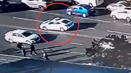 Астанада караоке-барда көңіл көтеріп қайтпақ болғандар жолдың қақ ортасында төбелесіп қалды (ВИДЕО)