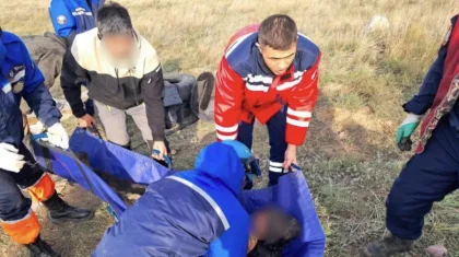 Павлодар облысында жұмысшы жер қазып жатып, топыраққа көміліп қалды