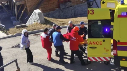 «Шымбұлаққа» шыққан қытайлық турист құлап, арқасынан жарақат алды