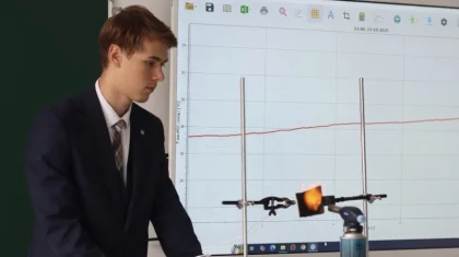 Қостанайда оқушы адам өмірін сақтауға көмектесетін отқа төзімді материал ойлап шығарды