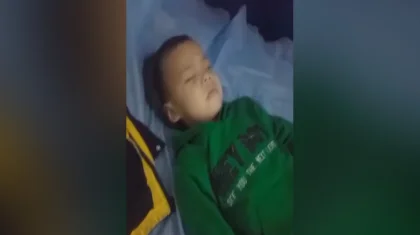 «Дәрігер оянбай қойған»: Арыста 4 жасар бала бір аптадан бері комада жатыр (ВИДЕО)