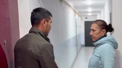 «Оншақты мысық асырайды»: Атыраудағы көпқабатты үйдің тұрғындары көршісіне наразы (ВИДЕО)
