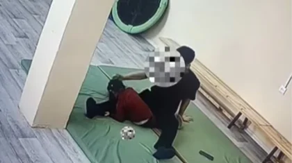 Екібастұзда жаттықтырушы ер адам ерекше қыз баланы жарты сағат бойы қинаған (ВИДЕО)