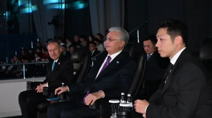 Тоқаев әлемдік теннис жұлдыздары қатысқан шоу-матчты тамашалады