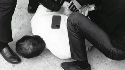 Ақтау маңында полициядан қашқан жүргізуші мефедрон толы түйіншектерді терезеден лақтырып жіберді (ВИДЕО)