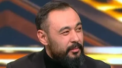 «Анамнан кешірім сұраймын»: танымал актер 150 теңге үшін ұятқа қалған