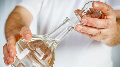 Атырауда мүгедек әженің бетін күйдіріп, тонап кеткен адам 55 жастағы әйел болып шықты