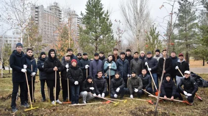 Нұрдәулет Қилыбай Астанадағы маңғыстаулық жастармен бірге сенбілік өткізді