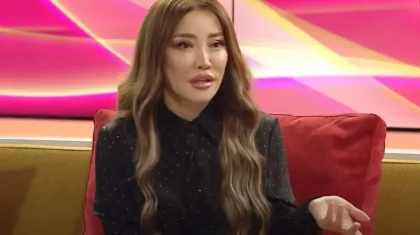 «Шынымен бе?!»: Маржан Арапбаева өзінің «сыңарымен» бірге ән шырқады (ВИДЕО)