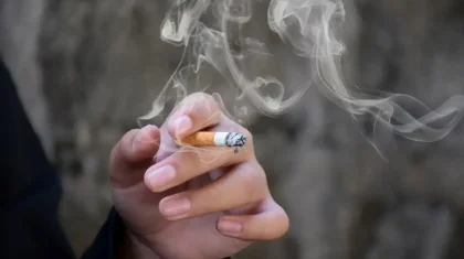 Атырау тұрғыны университет маңында темекі тұқылын лақтырғаны үшін жауапқа тартылды