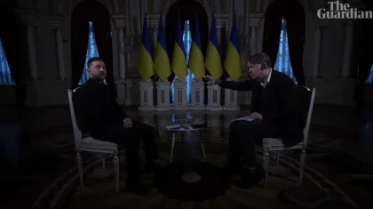 Зеленский өз резиденциясында сұхбат беріп жатқанда жарық өшіп қалды (ВИДЕО)