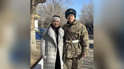 «Уәде берген»: Айдын Рахымбаевтың Лондонда оқи алмаған кенже ұлы әскерге кетті (ВИДЕО)