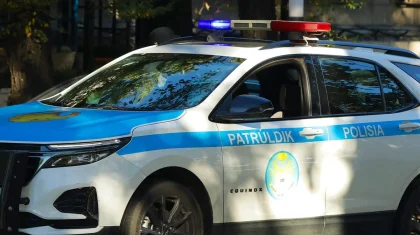 Қостанай облысында екі жігіт полиция инспекторын соққыға жығып, жұрттың алдында қорлаған