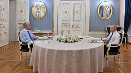 Тоқаев пен Путин бейресми жағдайда 2,5 сағаттан аса уақыт әңгімелесті (ВИДЕО)