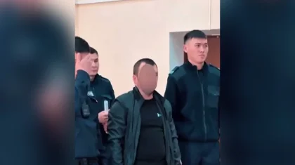 «Түнде үйінде отырмаған»: Оралда 68 адам қайтадан түрмеге түсуге мәжбүр болды (ВИДЕО)