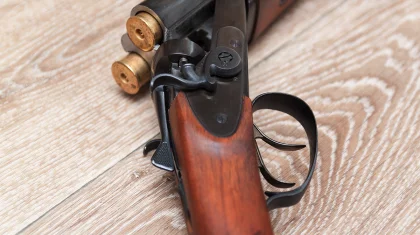 Қарағандыда бір мылтық үшін жұмыстан шығып қалған үш полицей бұрынғы басшысын сотқа берген