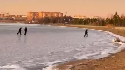 Көкшетаудағы Қопа көлінде ойнап жүрген төрт бала құтқарушылардың зәресін ұшырды (ВИДЕО)