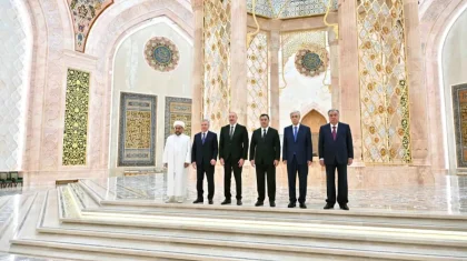 Мемлекет басшылары Ташкенттегі Ислам өркениеті орталығына барды