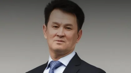 «Күнара той-томалақта жүреді»: Медеу Арынбаев Қайраттың қандай әнші екенін айтты