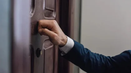 Қазақстандықтардың кредиті коллекторға сатылмайды: мораторий тағы бір жылға ұзарды