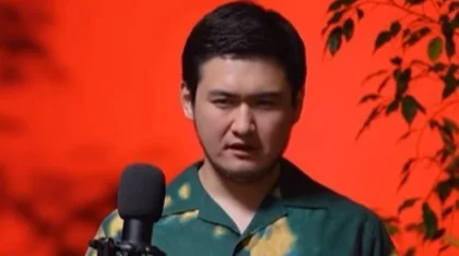 «Телефоныма SMS келді»: Төреғали Төреәлі сахнаға шығайын деп тұрғанда есеңгіреп қалған