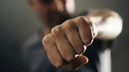 Шымкенттің қақ ортасындағы балалардың төбелесі: полиция қару туралы ақпаратты тексеріп жатыр