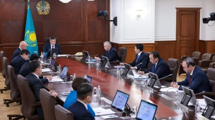 Олжас Бектенов көлік саласын дамыту мәселелері бойынша кеңес өткізді