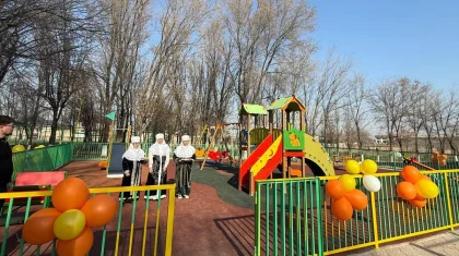 Ауыл балаларына тарту: депутаттың демеушілігімен жаңа ойын алаңы ашылды