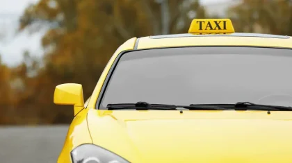 Ақтөбеде ер адам такси жүргізушісімен жанжалдасып, көлігін айдап кеткен