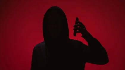 Алматы облысында алаяқтарға көмектескен дроппер әйел ұсталды